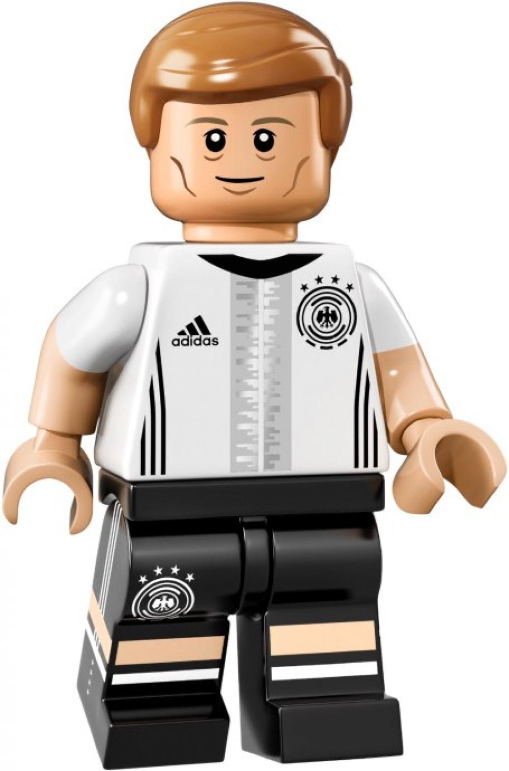 Toni Kroos (18)