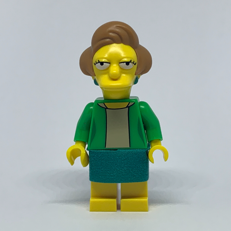 Edna Krabappel (CMF) — minifigure detail