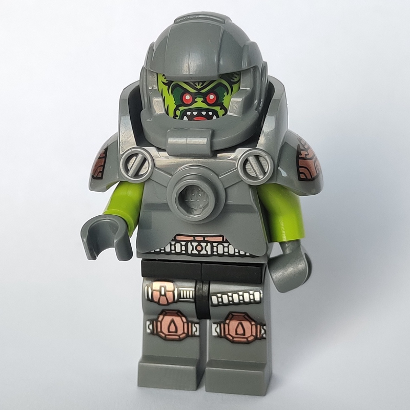 Alien Avenger — minifigure detail