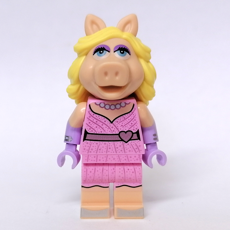 Miss Piggy — minifigure detail