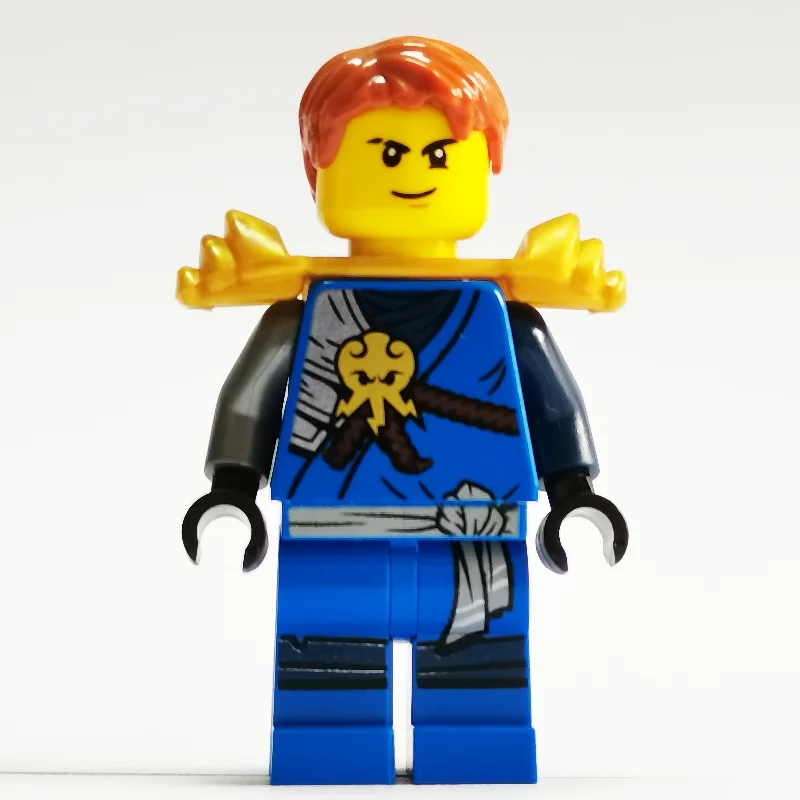 Jay in Honor Robes with Hair and Pearl Gold Shoulder Armour (Day of the Departed)