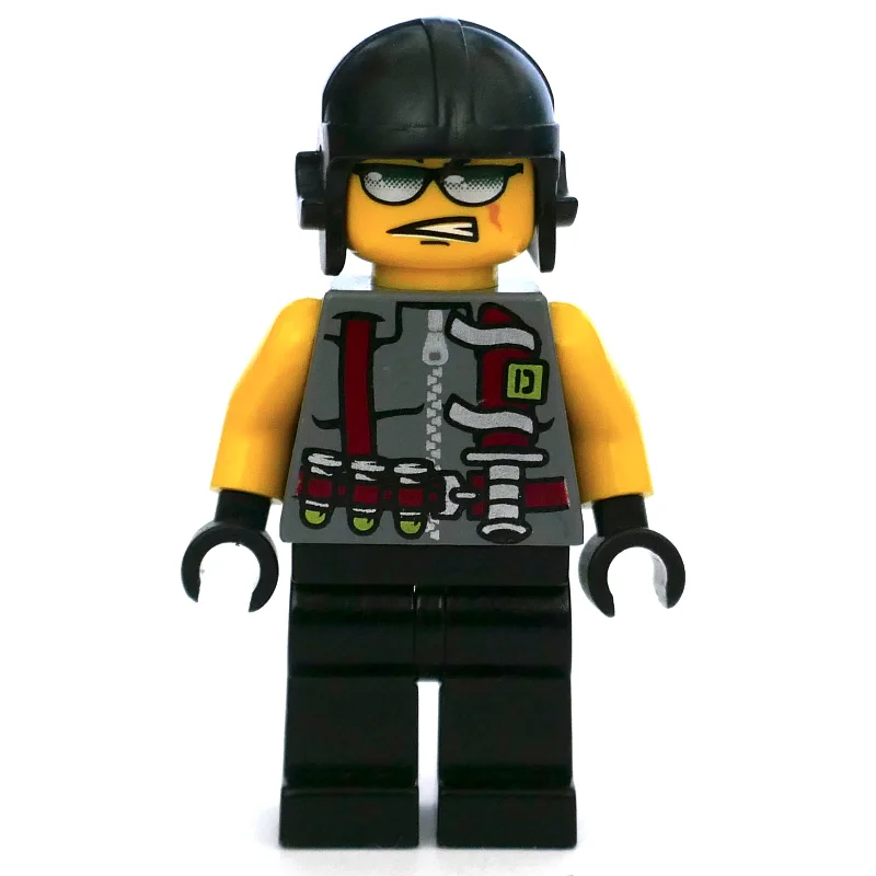 Viper with Knife on Vest