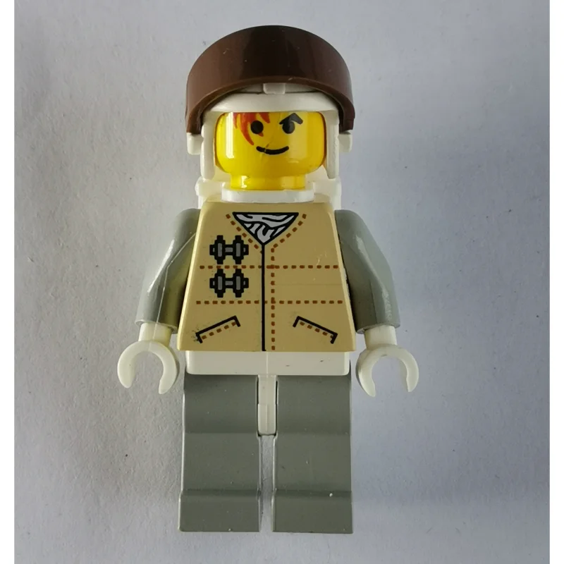 Rebel Trooper in Hoth Uniform, White Hat, Yellow Skin, Backpack, Brown Visor