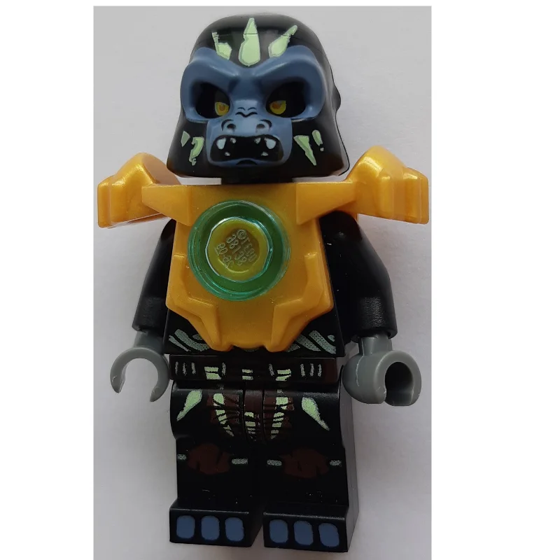 Gorzan with Pearl Gold Shoulder Armor