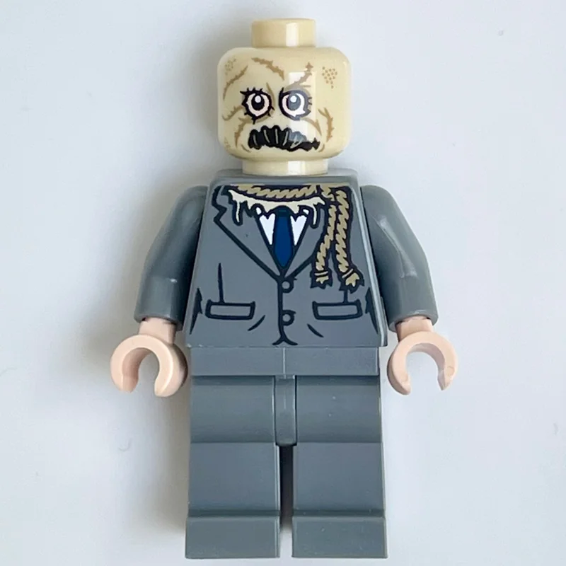 Scarecrow, Dark Bluish Gray Suit