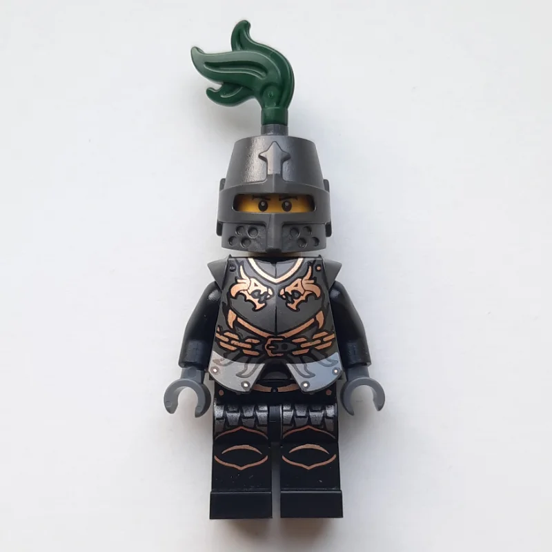 Dragon Knight, Black, Armor, Helmet with Dark Green Plume (Pearl Titanium)